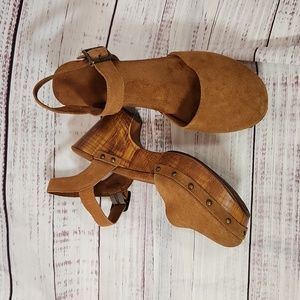 House of Harlow 1960 Brown Suede Mules